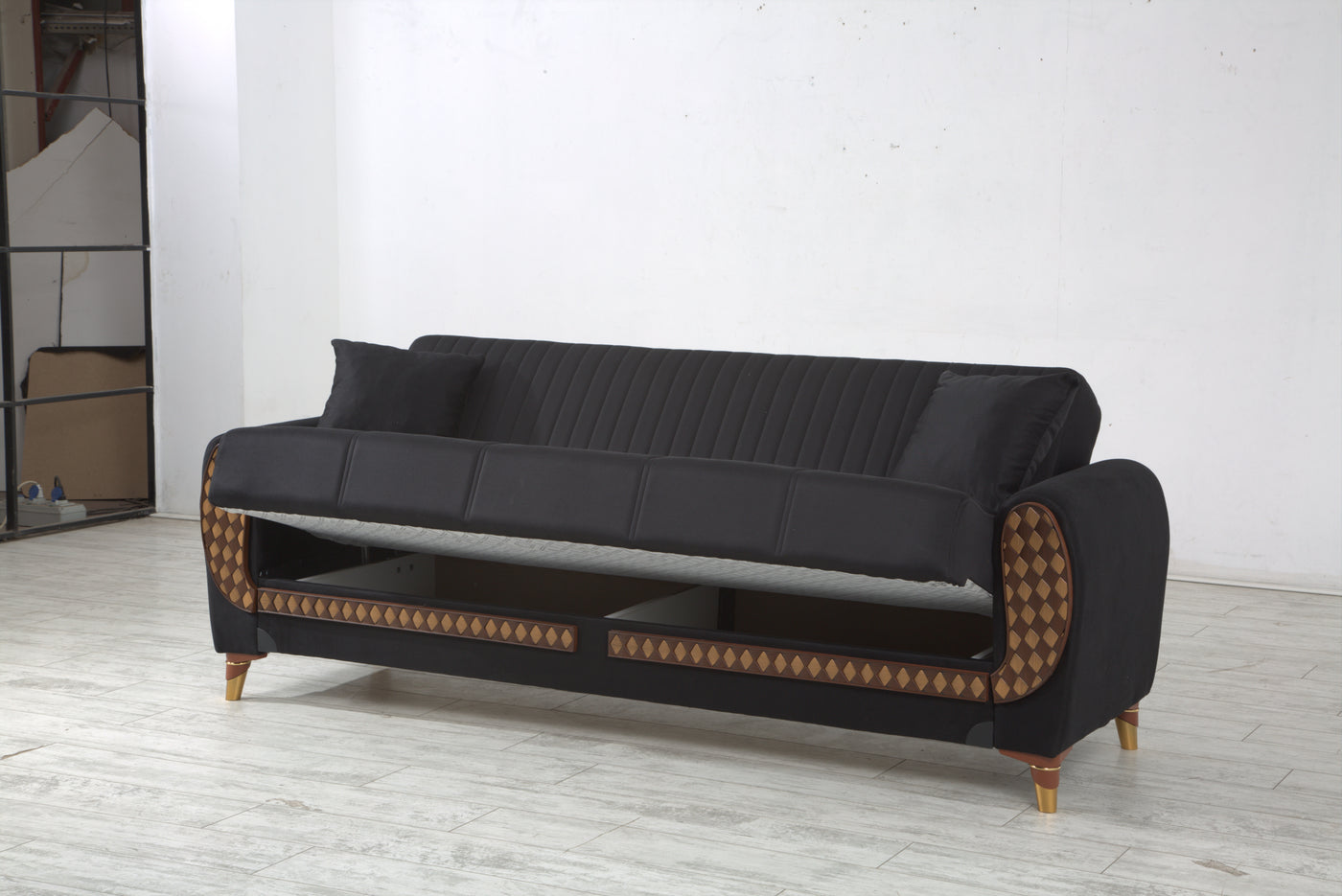 3 SEATER SOFA WITH BROWN PATTERN