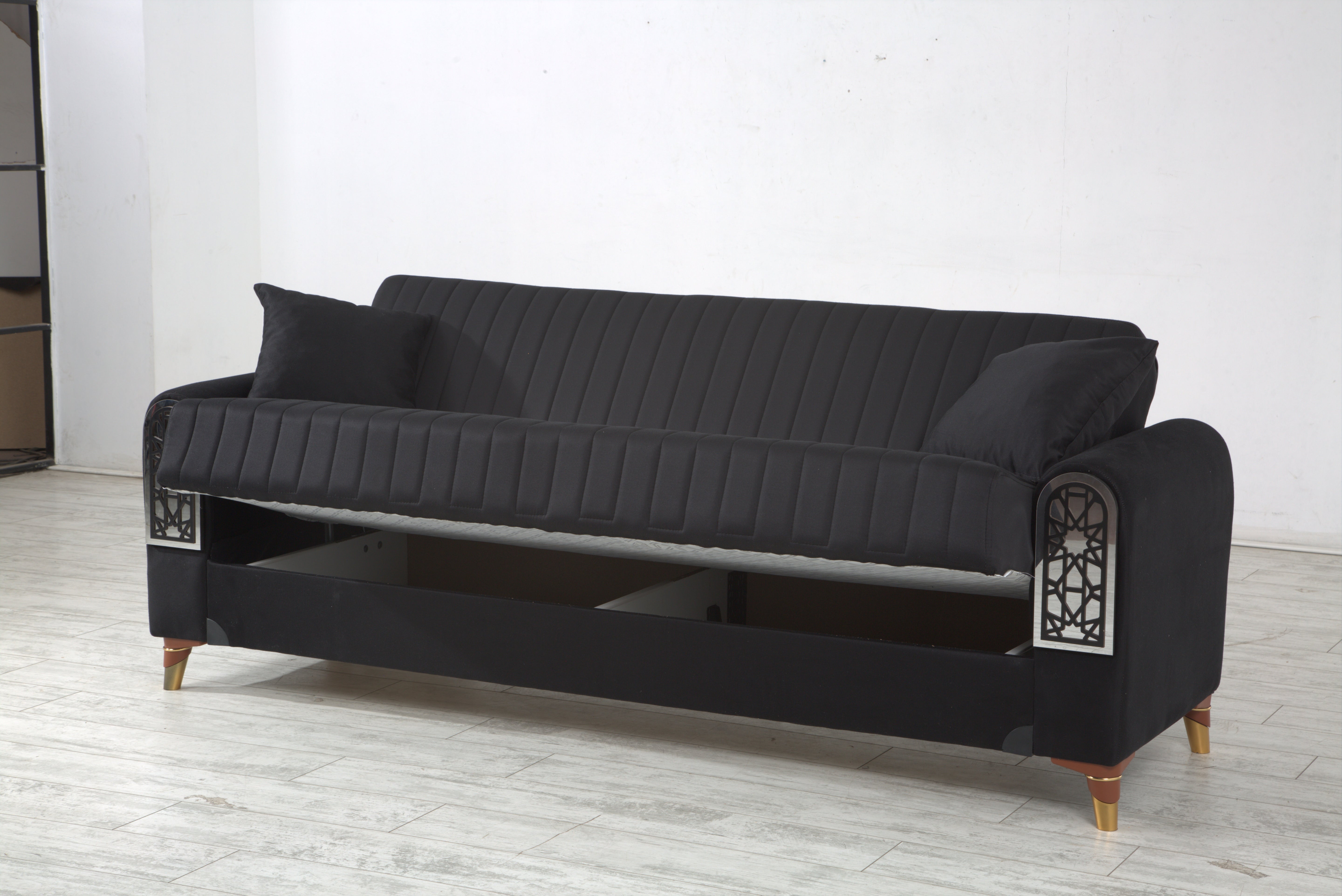 3 SEATER SOFA WITH BLACK AND WHITE PATTERN