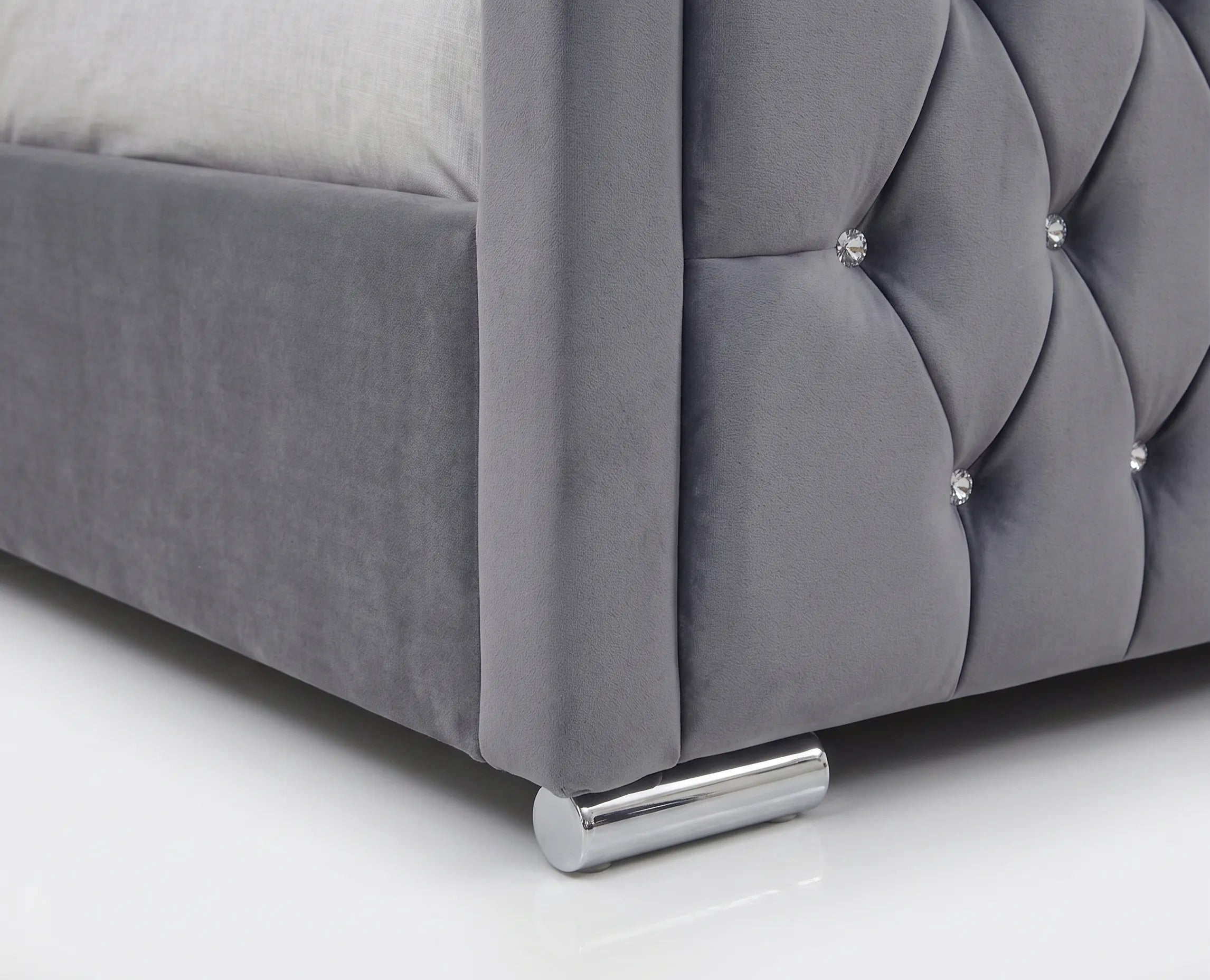 Luxury Hilton Chesterfield Velvet Bed with matress| Diamond Tufted & Steel Legs